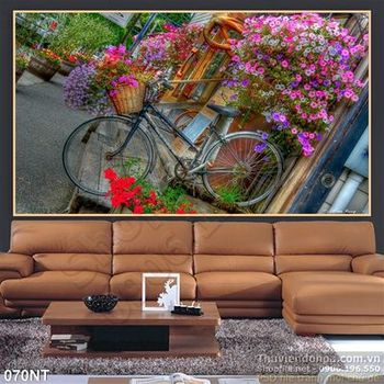 Tranh xe đạp chở hoa
