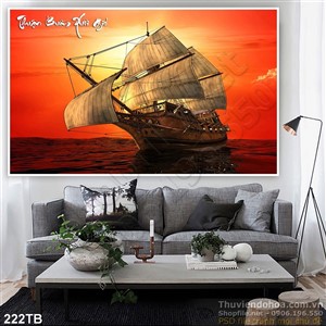 Tranh thuận buồm xuôi gió bầu trời rực lửa chạy theo con tàu lớn