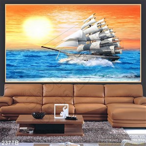 Tranh thuyền buồm xuôi gió mặt trời lớn và tàu ngoài biển