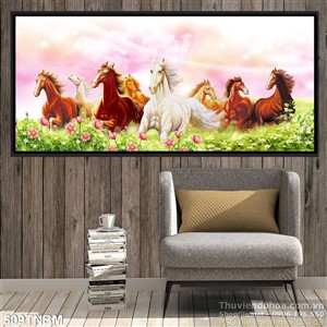 Tranh Bát Mã chạy trên đồng cỏ xanh