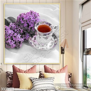 Tranh hoa và tách trà nóng