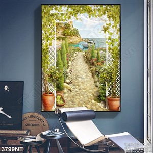 Tranh cánh cổng dẫn ra biển phủ đầy dây leo