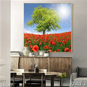 Tranh đồng hoa đỏ dưới gốc cây cổ thụ