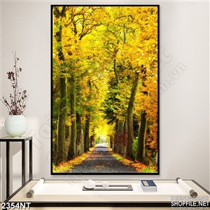 Tranh con đường trong khu rừng vàng