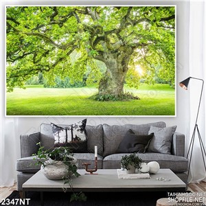 Tranh cây cổ thụ trên đồng cỏ xanh