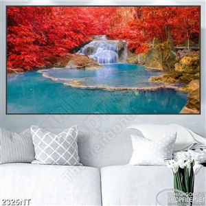 Tranh thác nước trong rừng đỏ