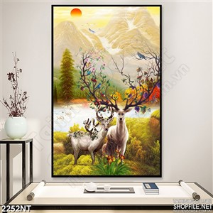 Tranh mặt trời sau đỉnh núi mờ sương