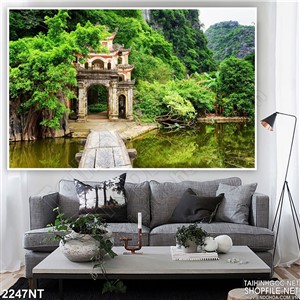 Tranh cây cầu bắc sang cổng đền