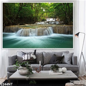 Tranh hồ nước xanh bột tung trắng xóa