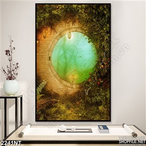 Tranh cánh cổng tròn phủ đầy hoa