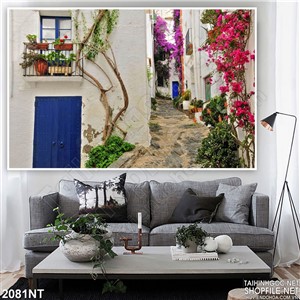 Tranh ngỏ vào đầy hoa giấy