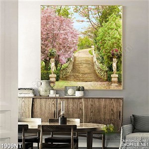 Tranh những bậc thang đầy hoa