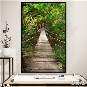 Tranh cây cầu dài trong rừng