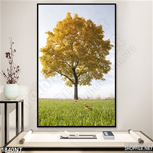 Tranh cây vàng cô đơn