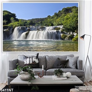 Tranh con thác lớn trên dòng sông dài