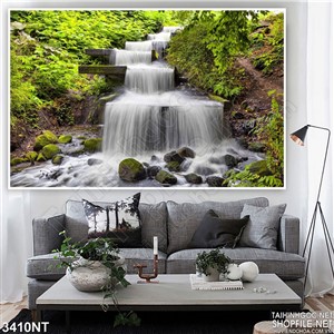 Tranh con suối chảy qua những bậc thang