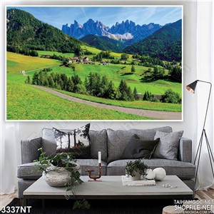 Tranh cánh đồng xanh bên chân núi