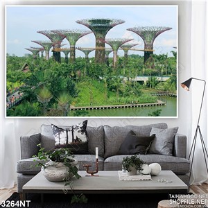 Tranh khu vườn xanh trên hồ nước