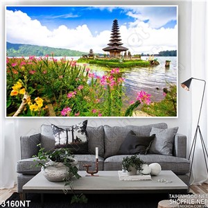 Tranh ngôi chùa giữa dòng sông sâu