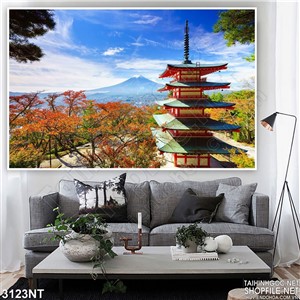 Tranh vườn cây lá đỏ bên ngôi chùa