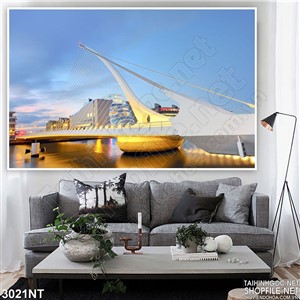 Tranh cây cầu sáng đèn trong thành phố in uv