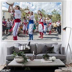 Tranh lễ hội đông đúc người