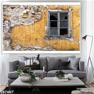 Tranh cánh cửa trên tường vàng