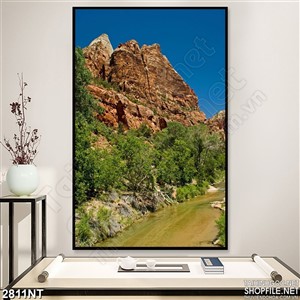 Tranh núi đá chênh vênh treo tường