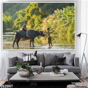 Tranh trẻ chăn trâu nô đùa dưới suối