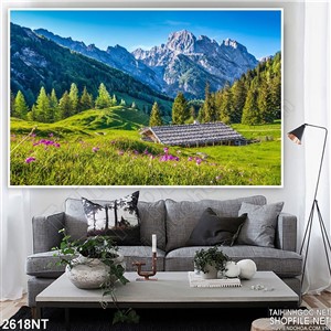 Tranh vườn hoa dưới chân núi