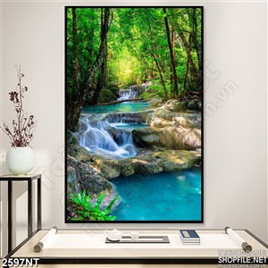 Tranh con suối trong rừng đổ về sông xanh