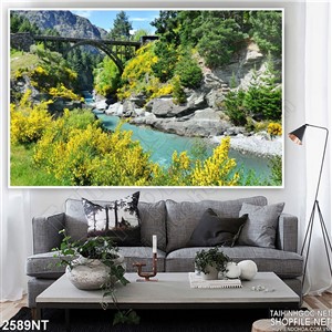 Tranh hoa vàng mọc hai bên bờ sông