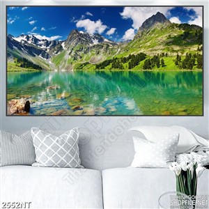 Tranh dòng sông dưới chân núi