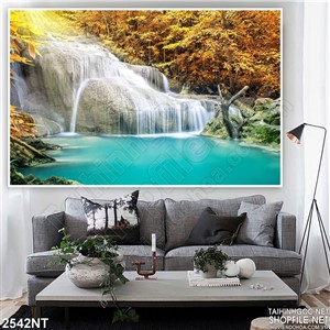 Tranh con suối trên núi đổ xuống sông xanh