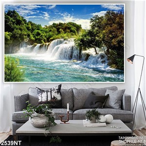 Tranh con thác lớn đổ xuống sông xanh