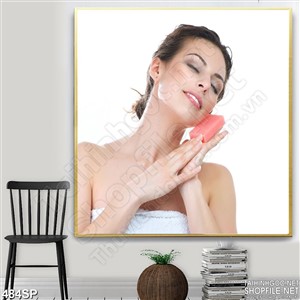 Tranh cô gái đẹp với làn da không tì vết jpg