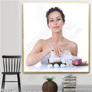 Tranh in wall cô gái má hồng và hoa lan