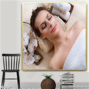 Tranh in tường cô gái massage thư giãn