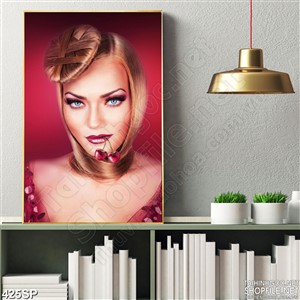 Tranh spa cô gái quấn tóc