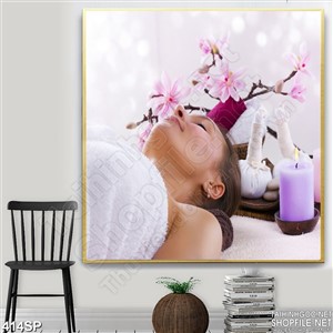 Tranh spa cô gái massage hoa đào