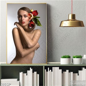 Tranh cô gái đẹp cài hoa đỏ