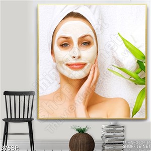 Tranh đẹp cô gái đắp nạ thư giãn