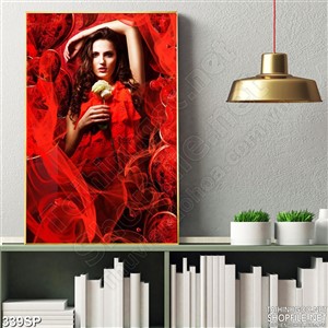 Tranh spa cô gái nằm trong lụa đỏ