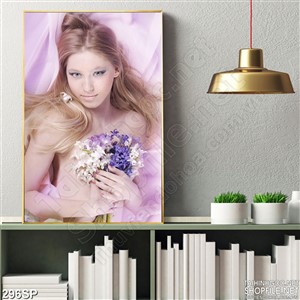 Tranh in uv cô gái tinh tế