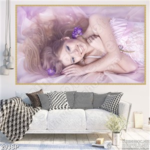 Tranh spa cô gái bên lụa tím