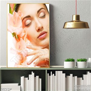 Tranh đẹp in spa cô gái làn da mới