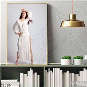 Tranh spa cô gái dáng đẹp