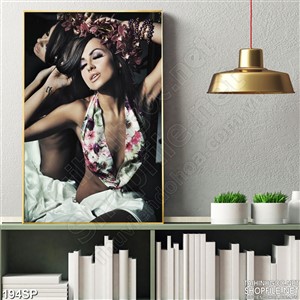 Tranh in tường cô gái sexy