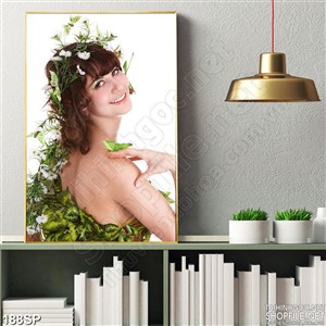 Tranh cô gái bên cành hoa đào