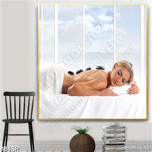 Tranh spa cô gái massage đá